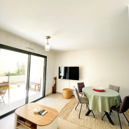 Apartamento 1 Bedroom Near The Center For 2-4 People *